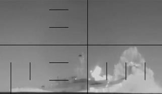 امریکا کا 17 ایرانی بحری جہاز ڈبونے کا دعویٰ، بحری جہاز پر حملے کی ویڈیو جاری کردی 