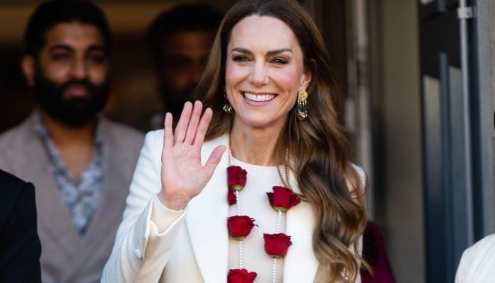 Princess Kate greeted with floral garland at Holi celebrations in Leicester