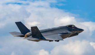 اسرائیلی ایف-35 لڑاکا طیارے نے پہلی بار ایرانی یاک -130 طیارے کو کیسے مار گرایا، ویڈیو جاری