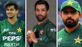 بابر اعظم کو ڈراپ کیا گیا یا آرام دیا گیا؟ محمد عامر نے وضاحت مانگ لی