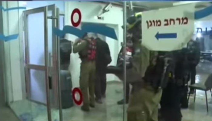 اسرائیل میں لاشوں اور زخمیوں کی تصویر لینے کی بھی اجازت نہیں، بھارتی صحافی