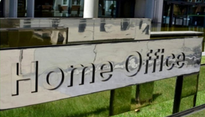 برطانیہ: غیر ملکی مجرموں کیخلاف سخت اقدامات کا اعلان