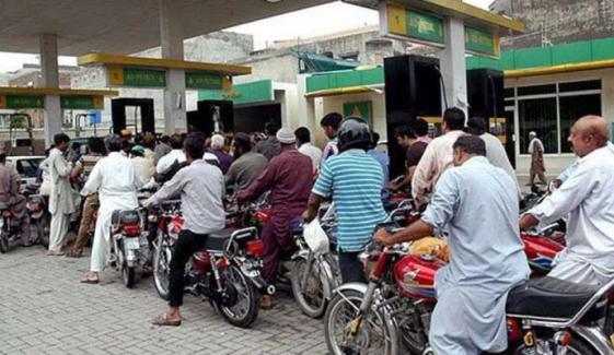 پنجاب میں پیٹرولیم مصنوعات کا وافر ذخیرہ موجود ہے، عوام افواہوں پر کان نہ دھریں: ترجمان پنجاب حکومت