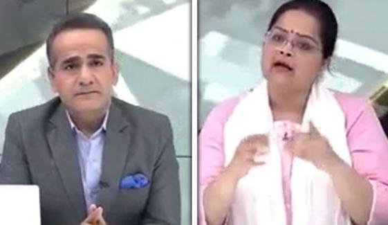 ٹرمپ مخالف بیانیہ بھارتی اینکر کو برا لگ گیا، خاتون مہمان سے الجھ پڑے
