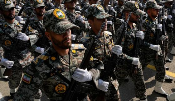 پڑوسی ممالک سے ہاتھ ملائیں گے اور امریکیوں کو خطے سے نکال باہر کریں گے: ایرانی فوج