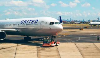 ’ہیڈ فون نہیں تو پرواز نہیں‘، یونائیٹڈ ایئر لائنز کا نیا سفری قانون متعارف