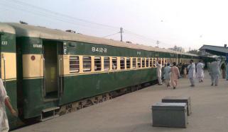 ڈیزل قیمتوں میں 20 فیصد اضافے کے بعد ٹرینوں کے کرایوں میں اضافہ