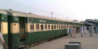 ٹرینوں کے کرایوں میں اضافہ کردیا گیا