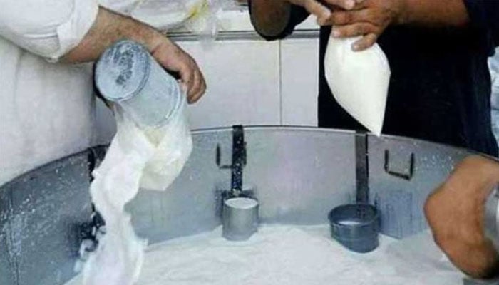 کراچی میں دودھ کی فی لیٹر قیمت 320 روپے کی جائے، ڈیری فارمرز