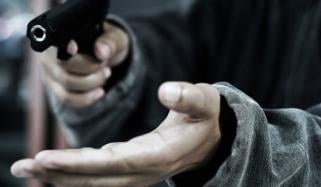  کراچی: 4 ڈاکوؤں نے بزرگ شہری کو لوٹ لیا