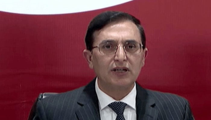 حکومت نے پیٹرول کے معاملے کو صحیح طریقے سے ہینڈل نہیں کیا، بیرسٹر گوہر - فوٹو: فائل