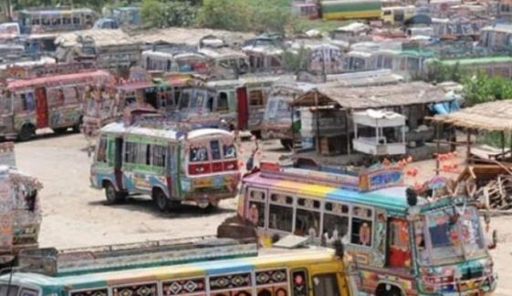 کراچی: ڈیزل کی قیمتوں میں اضافے کے بعد بس کے کرائے میں اضافہ