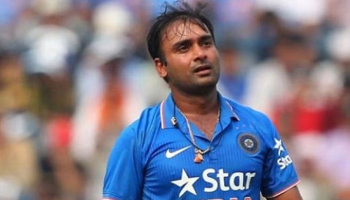 سابق بھارتی کرکٹر امیت مشرا کیخلاف اہلیہ کی قانونی چارہ جوئی