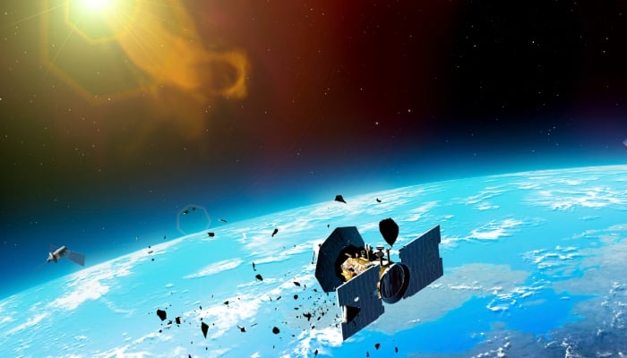 NASAs 1,300-lb spacecraft to reenter Earth after 14 years: Could debris hit people?