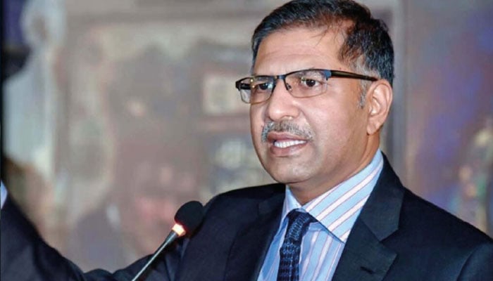 پر بیرسٹر علی ظفر۔فوٹو: فائل