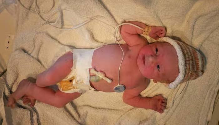 Terrifying birth occurred in England after ‘Panicked’ midwife left room