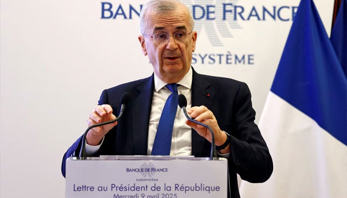 مرکزی بینک کے گورنر فرانسوا ویلروئے ڈی گالو — تصویر بشکریہ غیر ملکی میڈیا