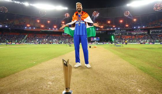 ٹی20ورلڈکپ 2026ء: ہاردیک پانڈیا کیخلاف بھارتی پرچم کی ’توہین‘ کی شکایت درج