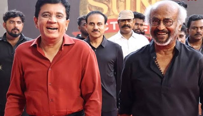 کلانیئتھی مرن سائوتھ کی فلم انڈسٹری کے سپر اسٹار رجنی کانت کے ہمراہ۔