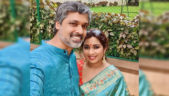 شریا گھوشال کے شوہر شیلا دتیہ کتنے امیر؟