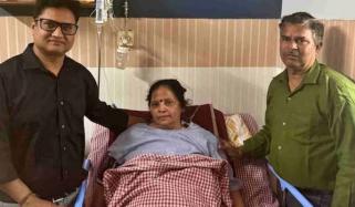 بھارت: سڑک پر پڑے گڑھے نے مردہ قرار دی گئی خاتون کو نئی زندگی دیدی