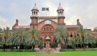 رقم کی ادائیگی کا مقدمہ بحال ہونے کیخلاف شہری کی درخواست مسترد