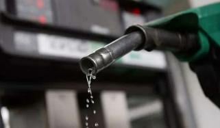 کرک: پیٹرولیم مصنوعات کی بوتلوں اور گیلن میں فروخت پر پابندی عائد