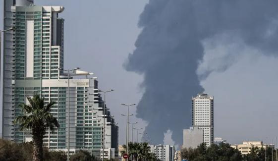 ایران کا امارات میں فجیرہ پورٹ پر حملہ، خوف ناک آگ لگ گئی