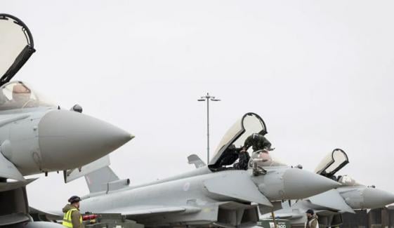 برطانیہ نے قطر، قبرص میں ٹائفون، ایف 35 طیارے تعینات کردیے