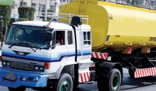 کراچی: منگھوپیر میانوالی کالونی میں 2 افراد کو کچلنے والے آئل ٹینکر مالکان کی تلاش جاری