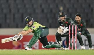 تیسرا ون ڈے:  بنگلادیش کا پاکستان کو جیت کےلیے 291 رنز کا ہدف