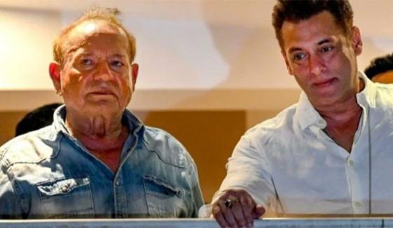 سلمان کے والد سلیم خان ایک ماہ بعد اسپتال سے ڈسچارج، گھر منتقل