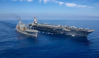 امریکی طیارہ بردار جہاز پر  آگ بجھانے میں 30 گھنٹوں سے زیادہ وقت لگا