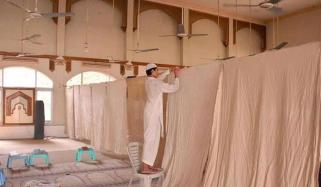 کیا اعتکاف کے دوران ضرورت کے تحت باہر نکلا جاسکتا ہے؟