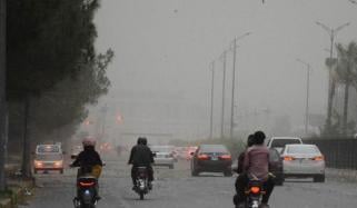 ملک کے مختلف حصوں میں کہیں ہلکی اور کہیں تیز بارش