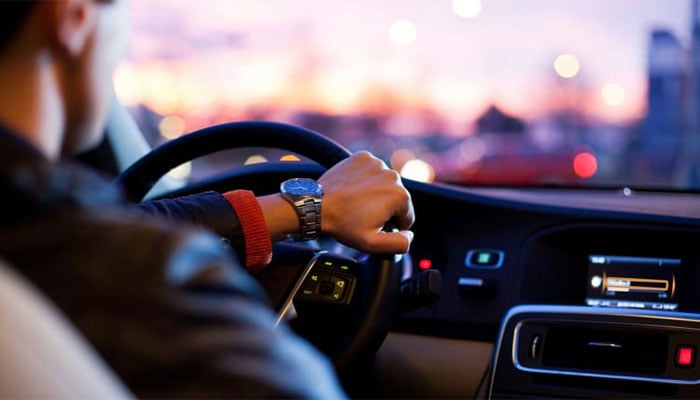 شہریوں کو ڈرائیونگ لائسنس ترک کرنے پر ہزاروں ڈالر کی پیشکش