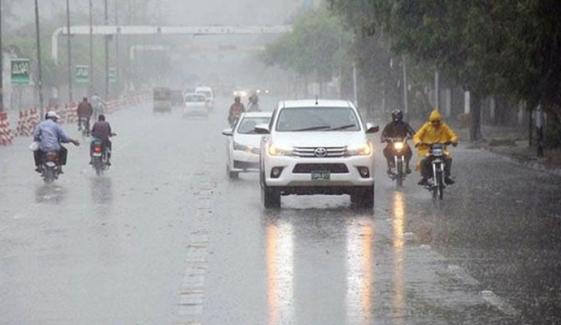 کراچی میں آج تیز بارش کے 1 سے 2 اسپیل آنے کا امکان