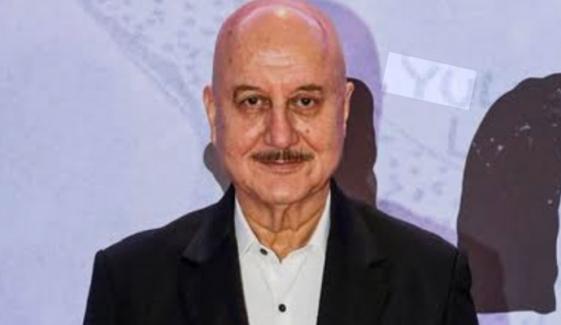 سر پر بال لگانے کیلئے رقم کی پیشکش ہوئی، میں نے انکار کردیا تھا، انوپم کھیر