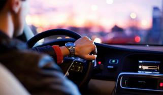 شہریوں کو ڈرائیونگ لائسنس ترک کرنے پر ہزاروں ڈالر کی پیشکش