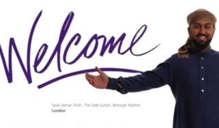 برٹش پاکستانی عثمان شاہ کی تصویر برطانیہ بھر میں وائرل ہوگئی