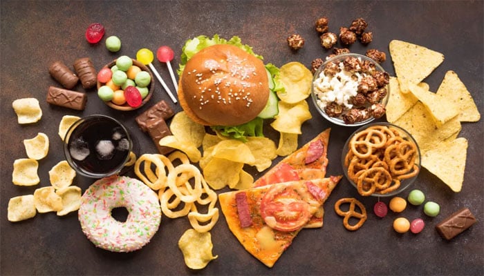 الٹرا پروسیسڈ فوڈز کا زیادہ استعمال ہارٹ اٹیک کے خطرے کو بڑھا دیتا ہے، تحقیق