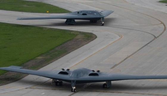 فضائی حدود نہ ملنے پر امریکی بی ون بمبار طیارہ ایران پر حملے کے بعد برطانیہ پہنچ گیا