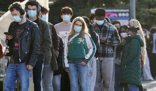 انگلینڈ بھر میں ڈاکٹروں کو گردن توڑ بخار کی علامات پر نظر رکھنے کی ہدایت