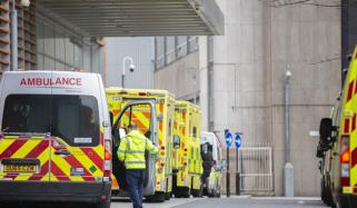 برطانیہ: گردن توڑ بخار سے 2 طالبعلم ہلاک، متعدد وائرس میں مبتلا