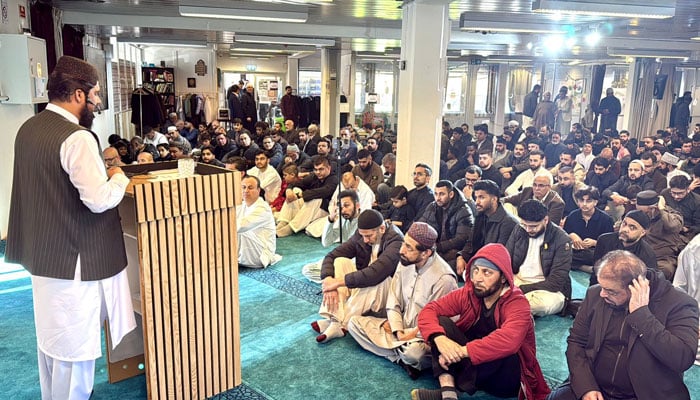 ناروے اور اوسلو کی مساجد میں عیدالفطر کے بڑے اجتماعات