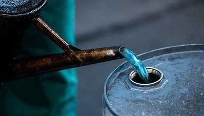 پاکستان میں مٹی کا تیل 70.73 روپے فی لیٹر مزید مہنگا ہوگیا
