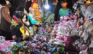 مختلف شہروں میں چاند رات کی رونقیں عروج پر