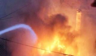 کراچی: ملیر کی 8 منزلہ رہائشی عمارت میں آگ لگ گئی
