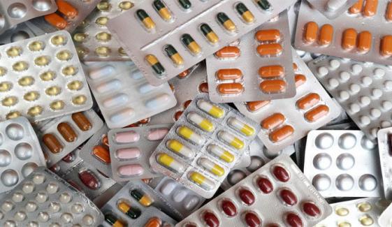 مشرق وسطیٰ کشیدگی کے باعث برطانیہ میں دواؤں کی قلت پیدا ہونے کا خدشہ، تجارتی تنظیم 