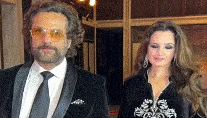 فردین خان اپنی بہن لیلا خان کے ساتھ(تصویر سوشل میڈیا)۔